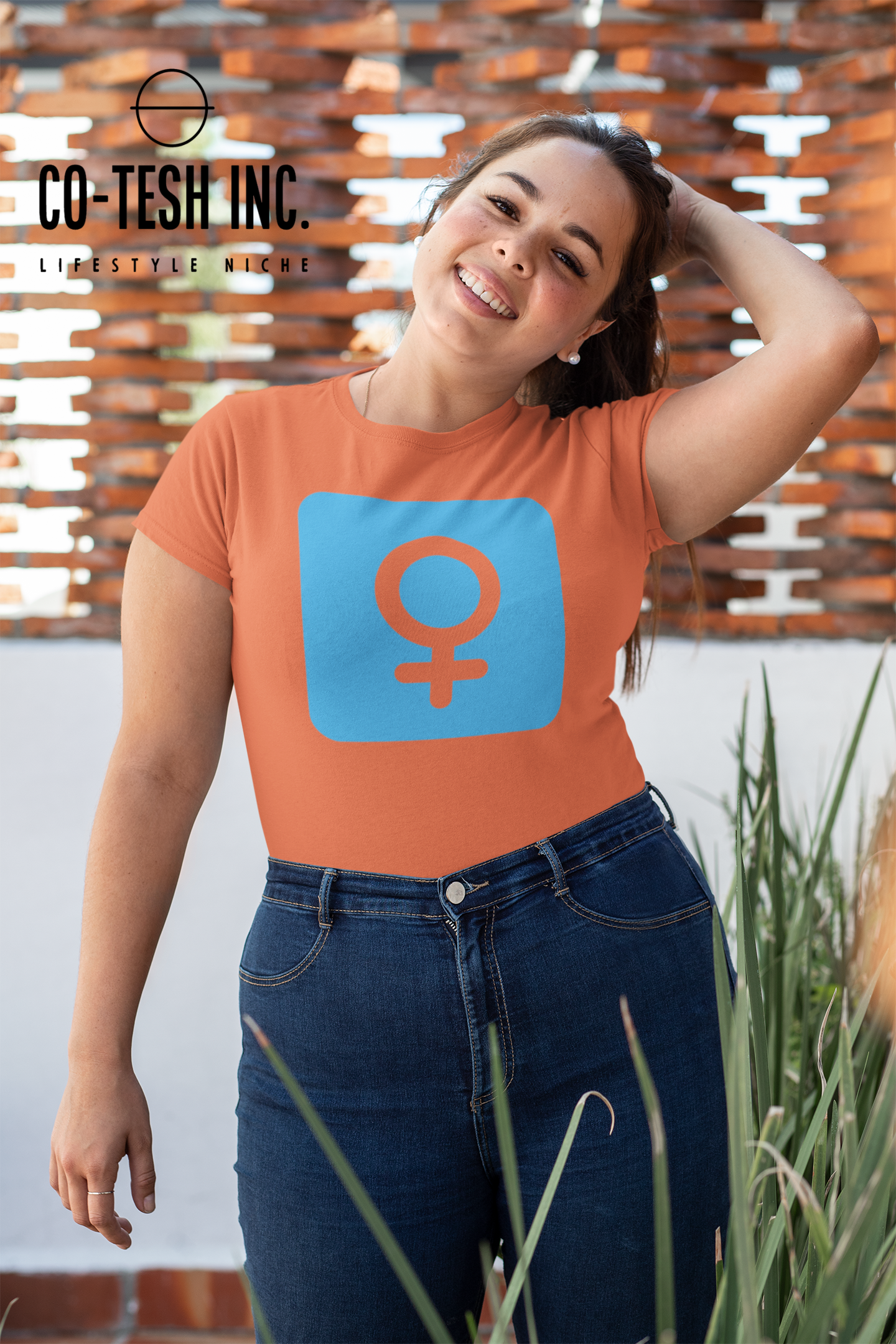 symbol ♀ Short-Sleeve Unisex T-Shirt Cotesh