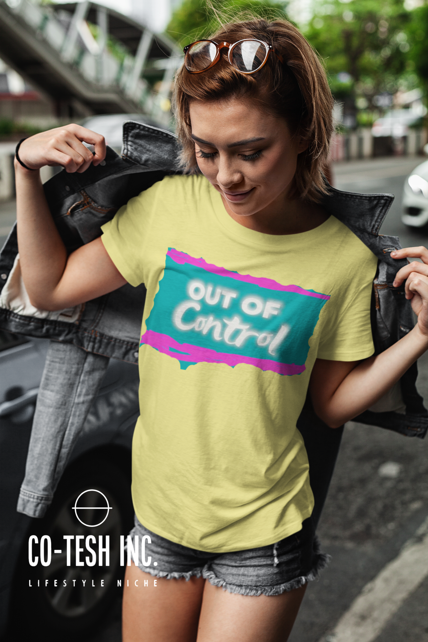 Out of control Short-Sleeve Unisex T-Shirt Cotesh